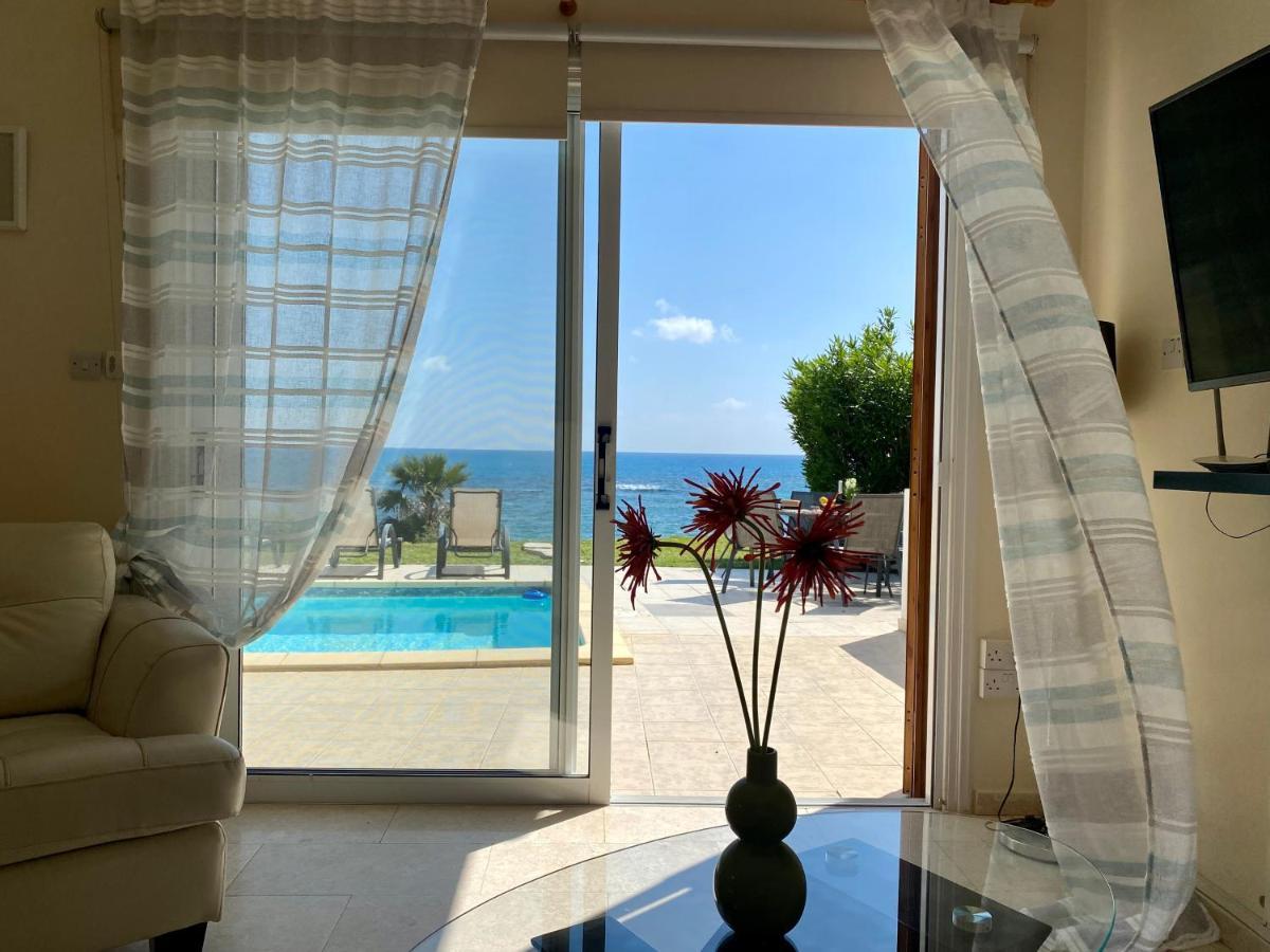 Amazing Front Line Villa In Coral Bay Peyia Exterior photo