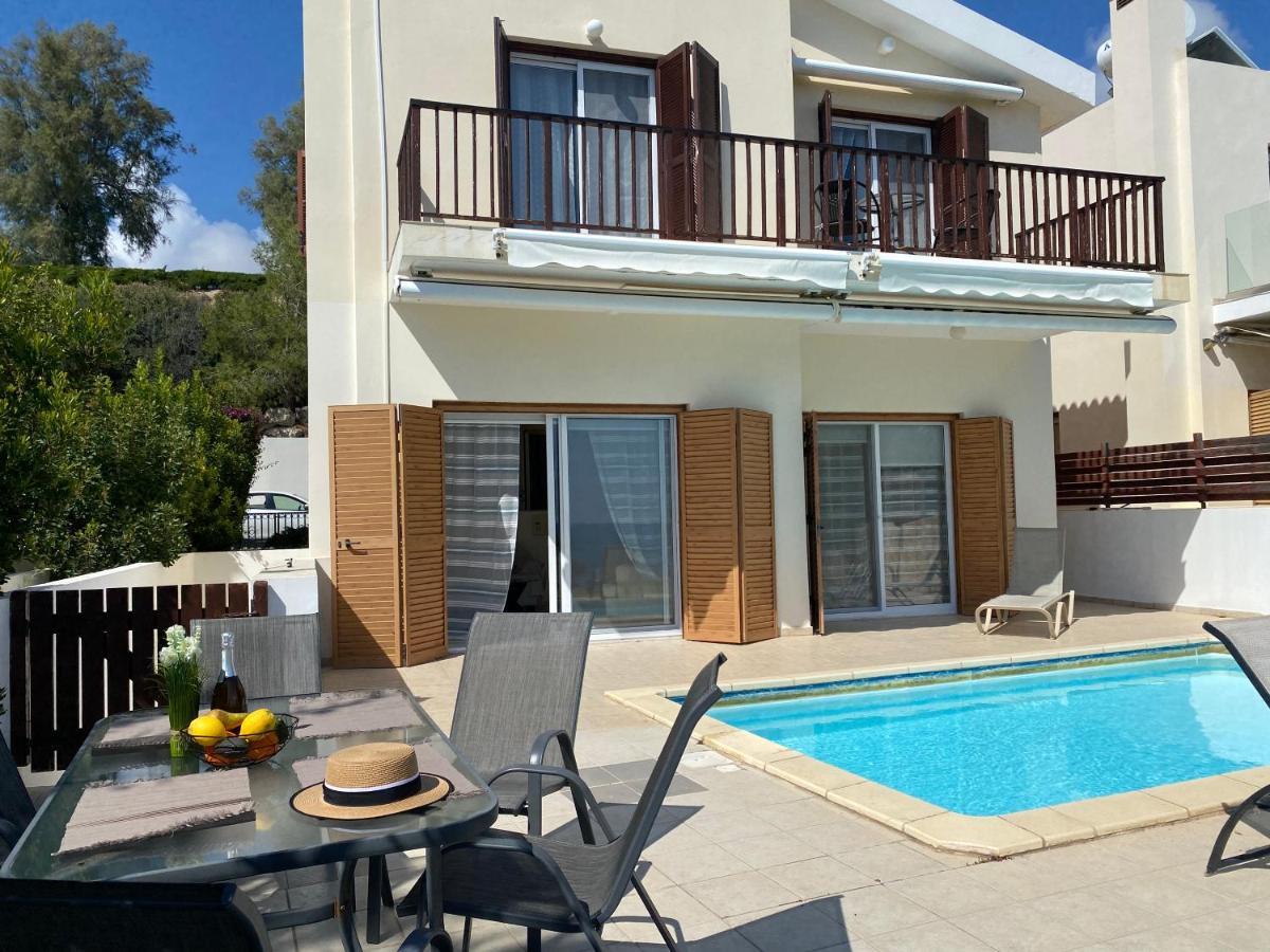 Amazing Front Line Villa In Coral Bay Peyia Exterior photo