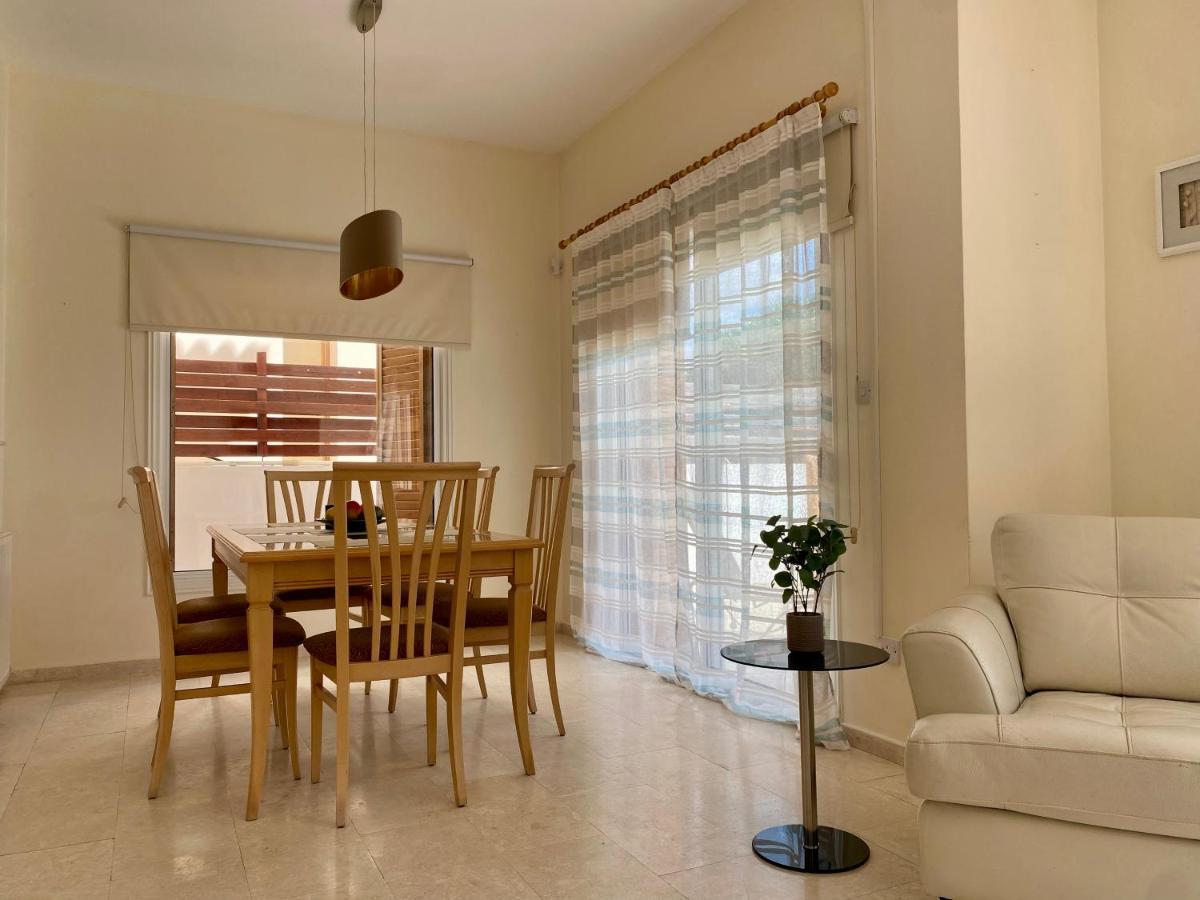 Amazing Front Line Villa In Coral Bay Peyia Exterior photo